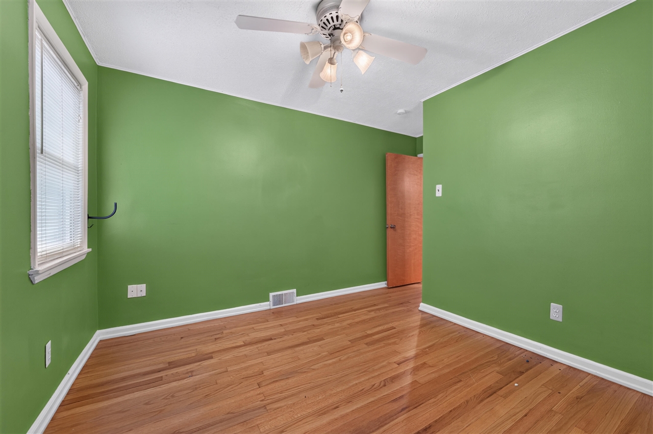 9961 Niver Avenue Property Photo 18
