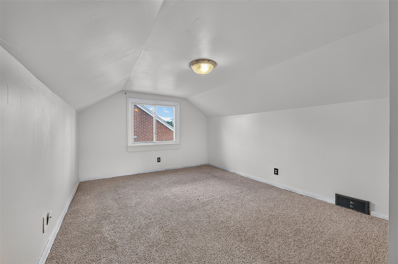 9961 Niver Avenue Property Photo 21