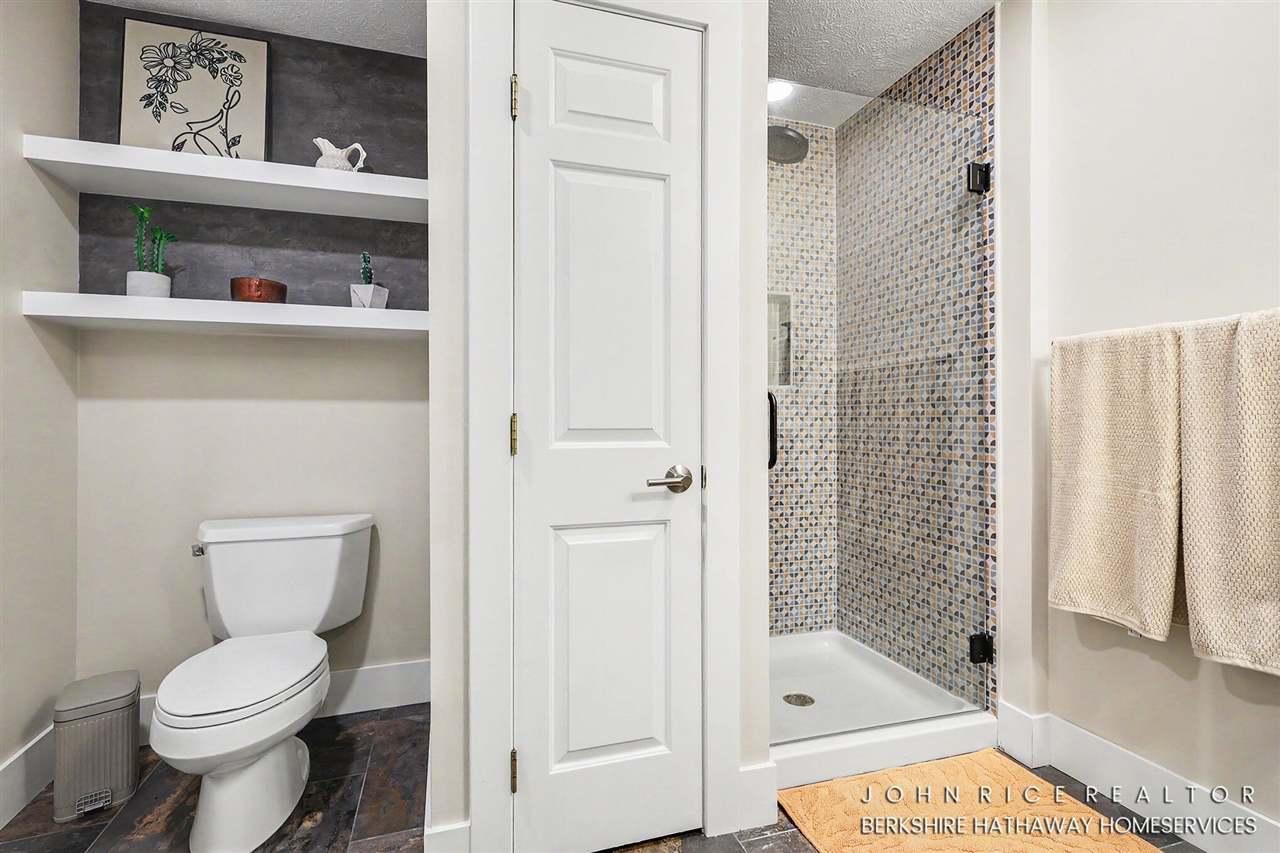 6155 Oakmont Landing Property Photo 33