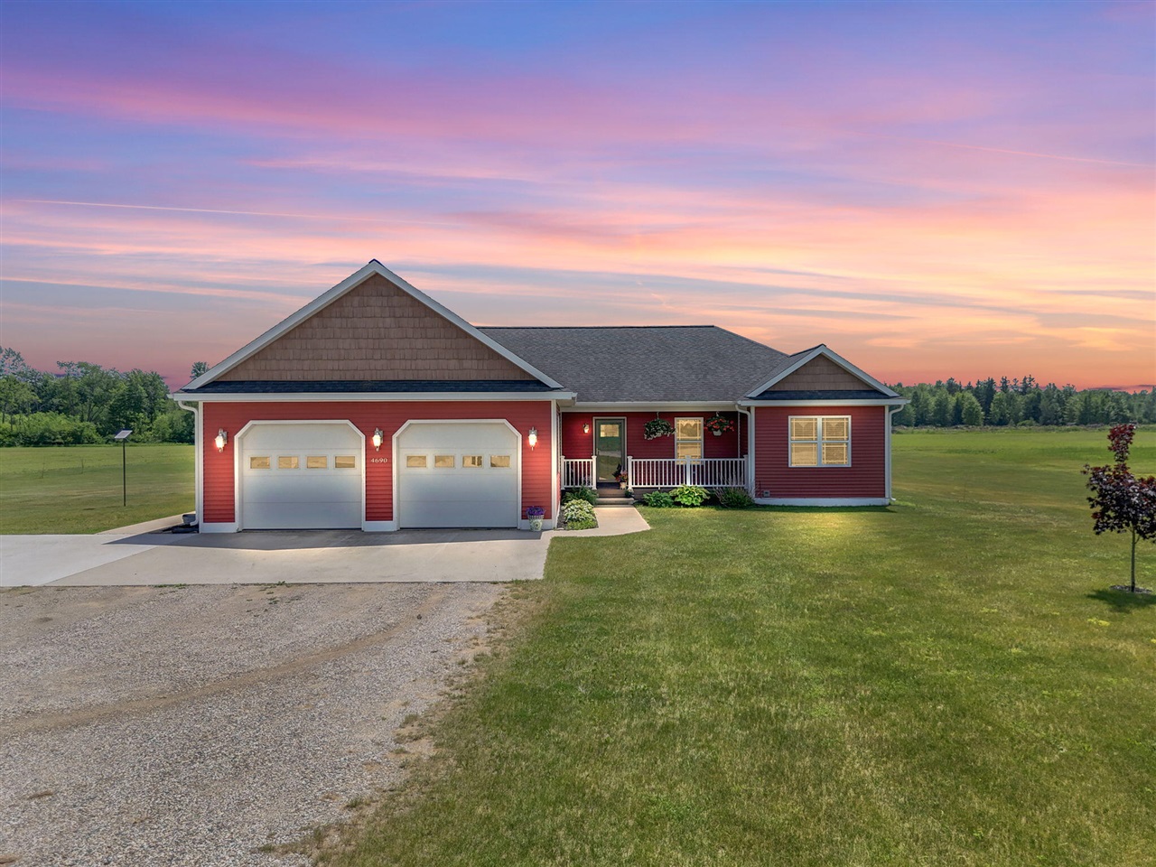 4690 E Houghton Lake Road Property Photo 1