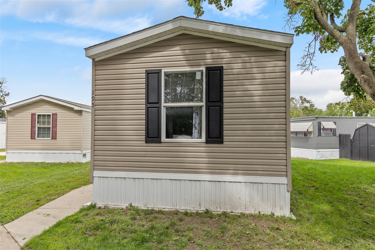 195 S Green Meadow Street Property Photo 5