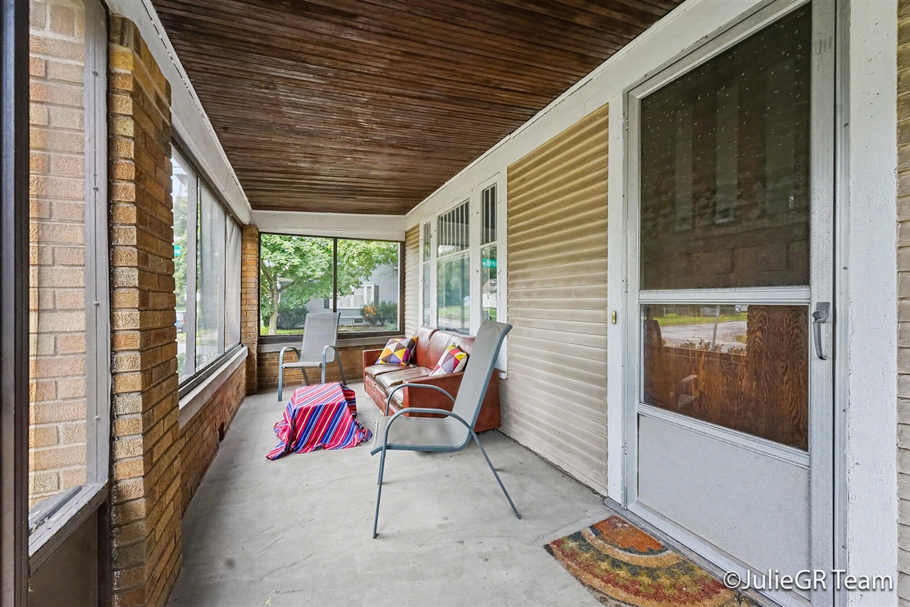 539 Garfield Avenue Property Photo 3
