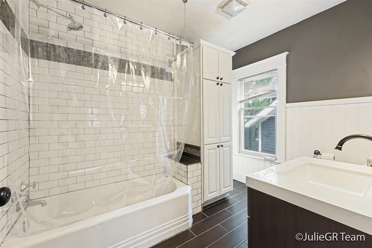 539 Garfield Avenue Property Photo 20