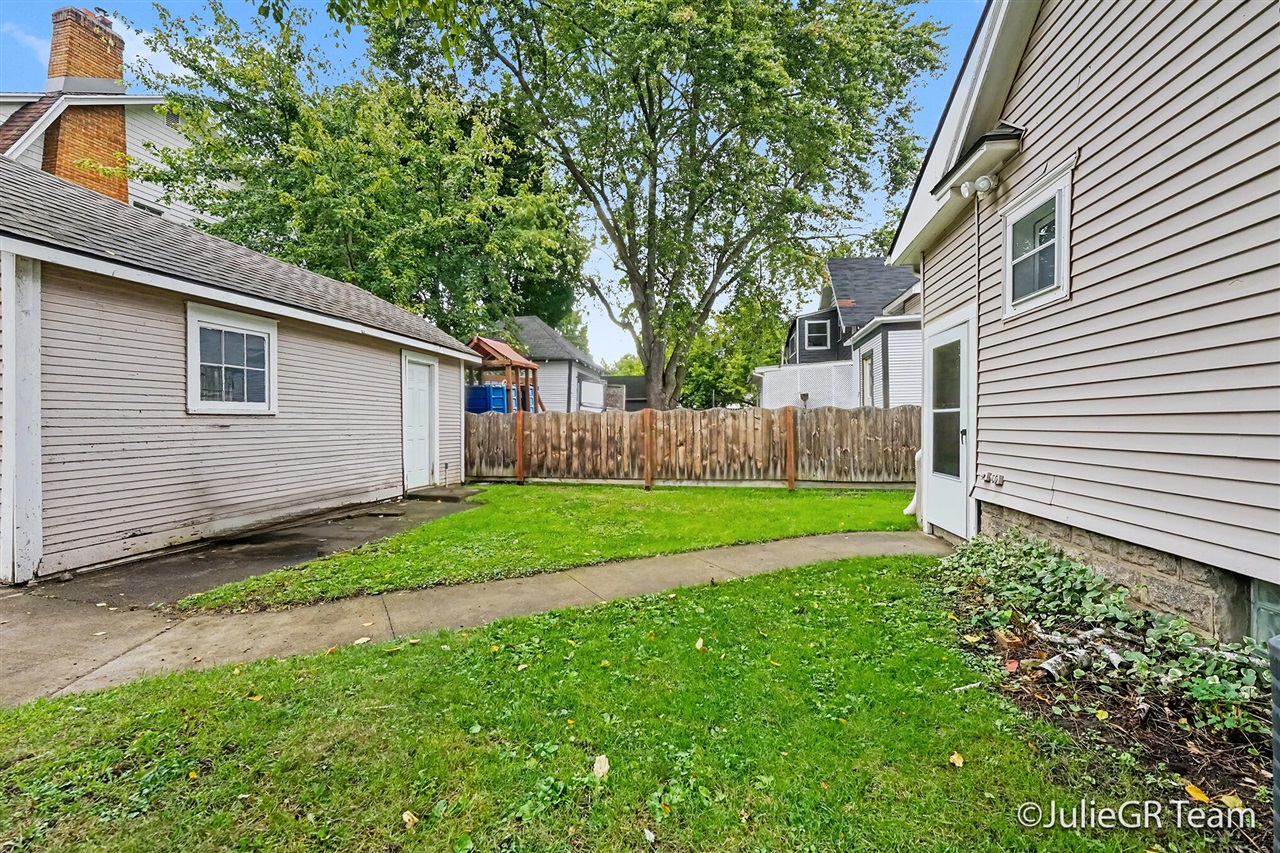 539 Garfield Avenue Property Photo 24