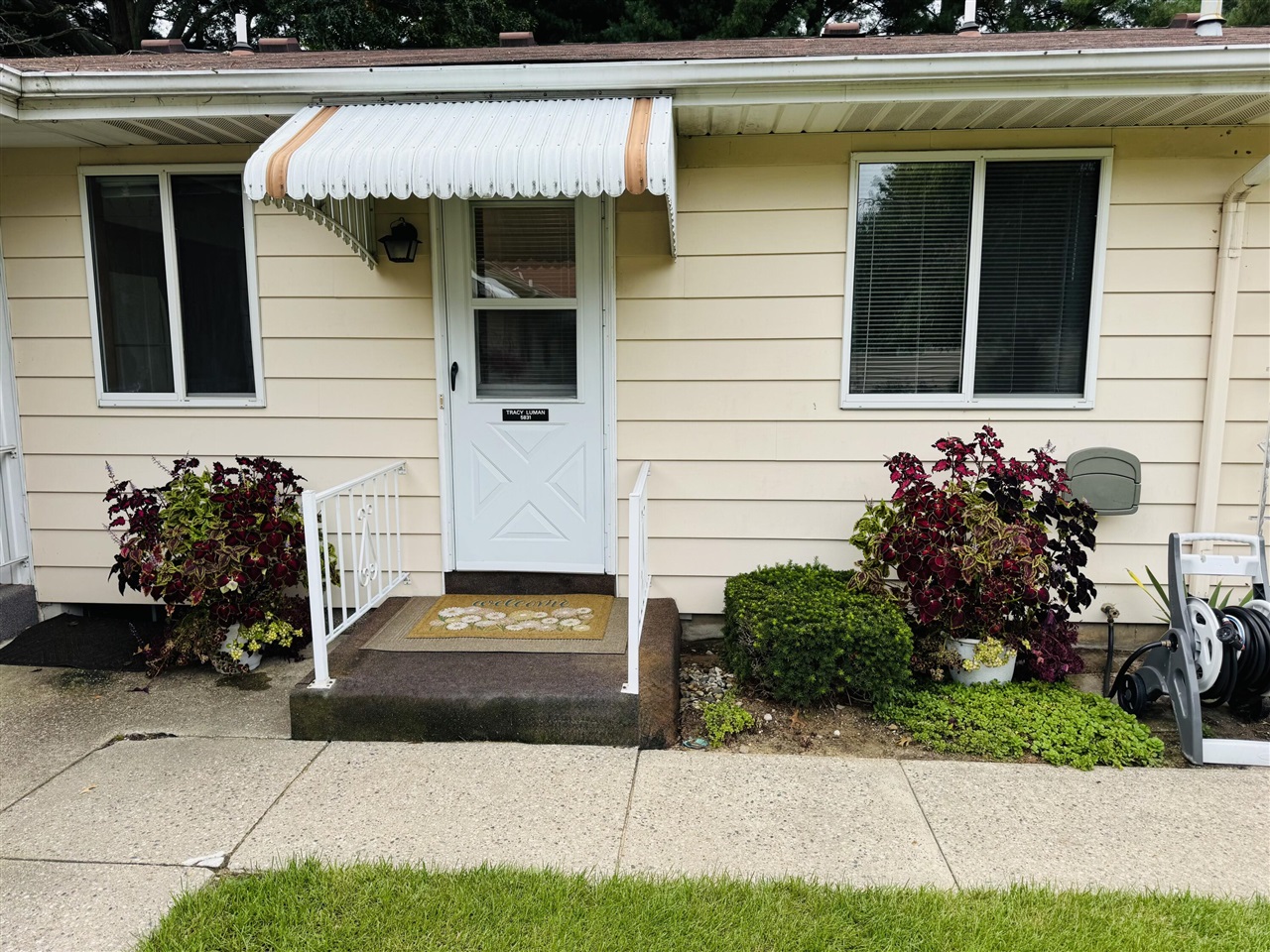 5831 Leisure South Drive Property Photo 1