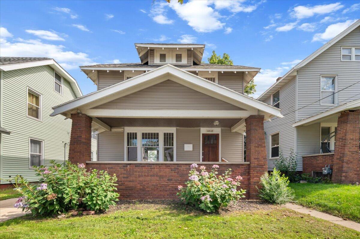 1818 Francis Avenue Property Photo 1