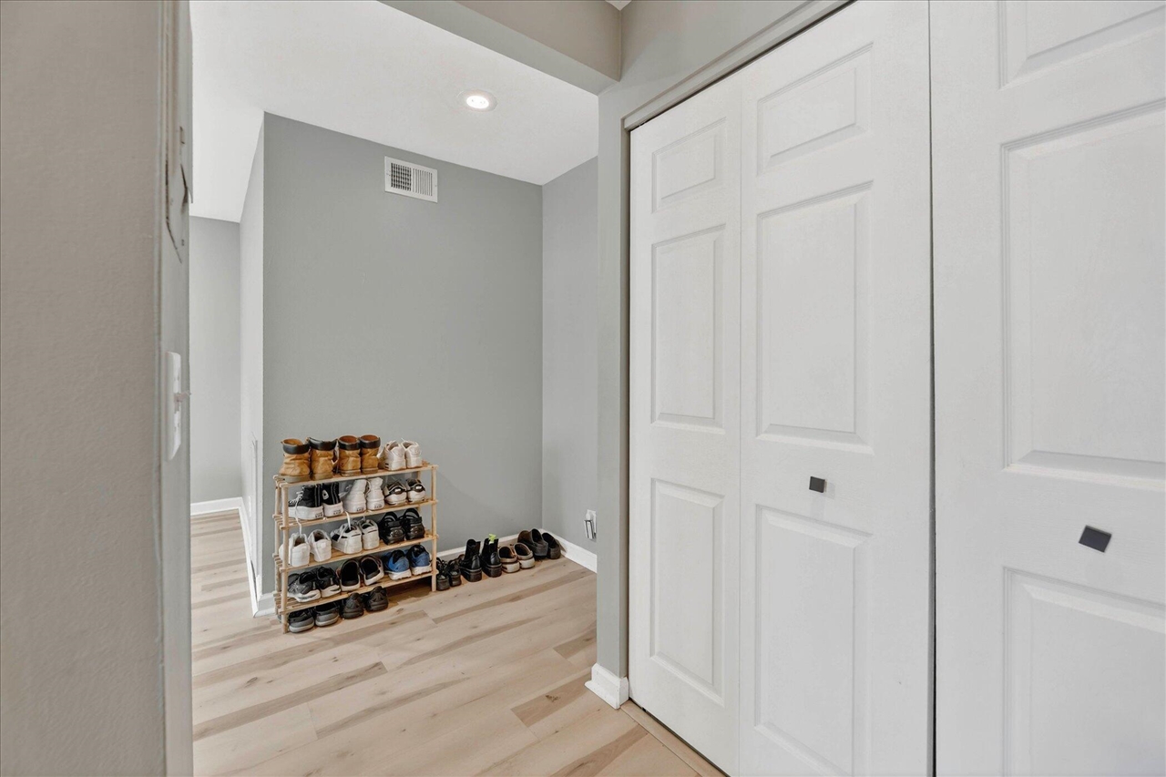 2140 Pauline Boulevard Property Photo 6