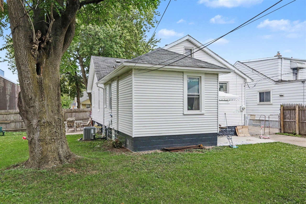 1764 Euclid Street Property Photo 19