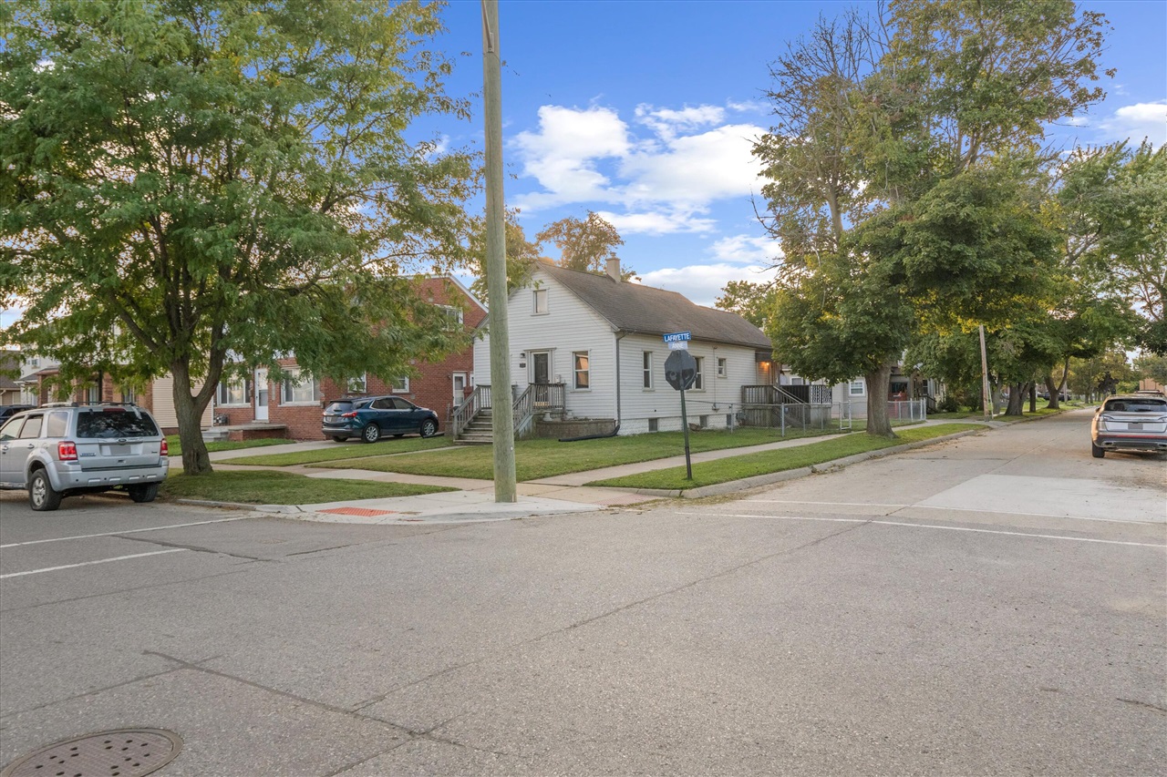 1756 Lafayette Boulevard Property Photo 41