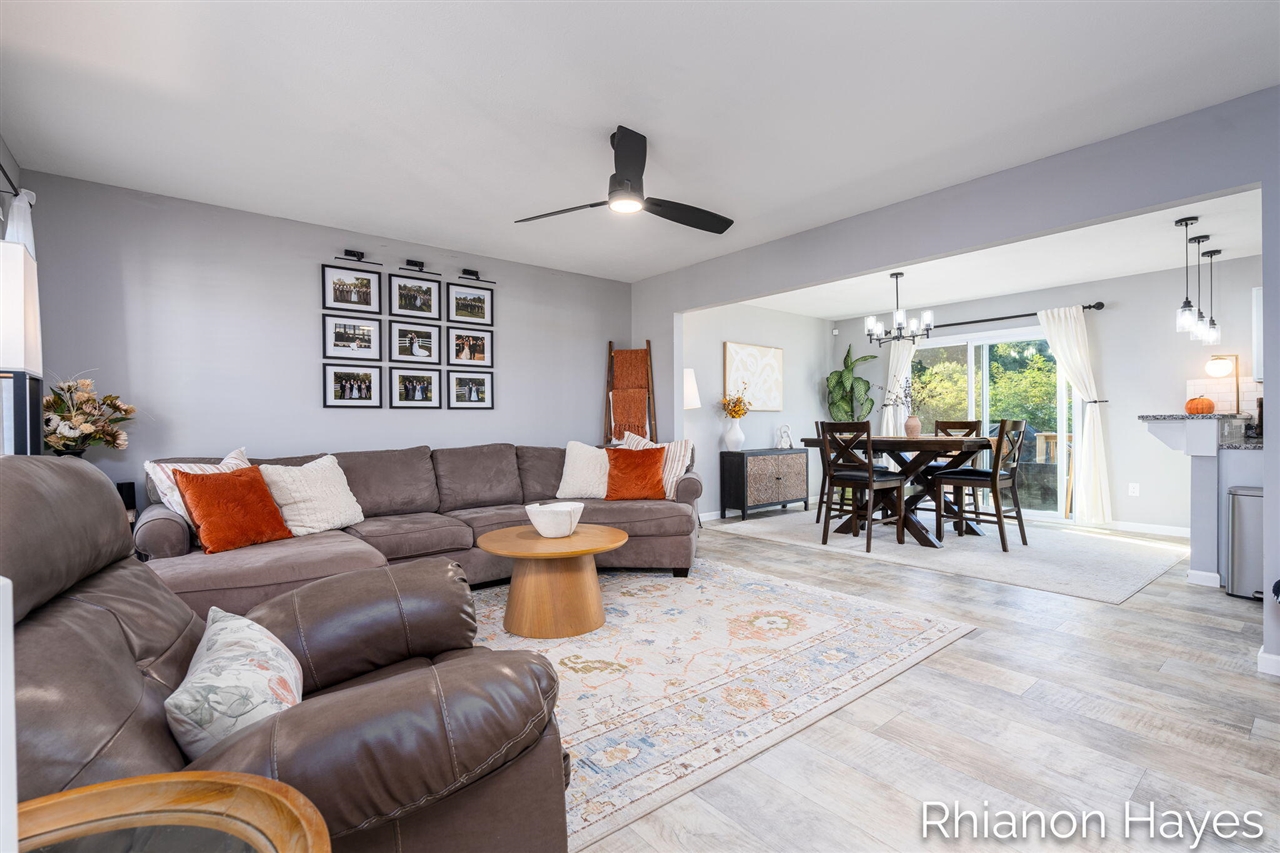 10894 Vine Leaf Circle Property Photo 4