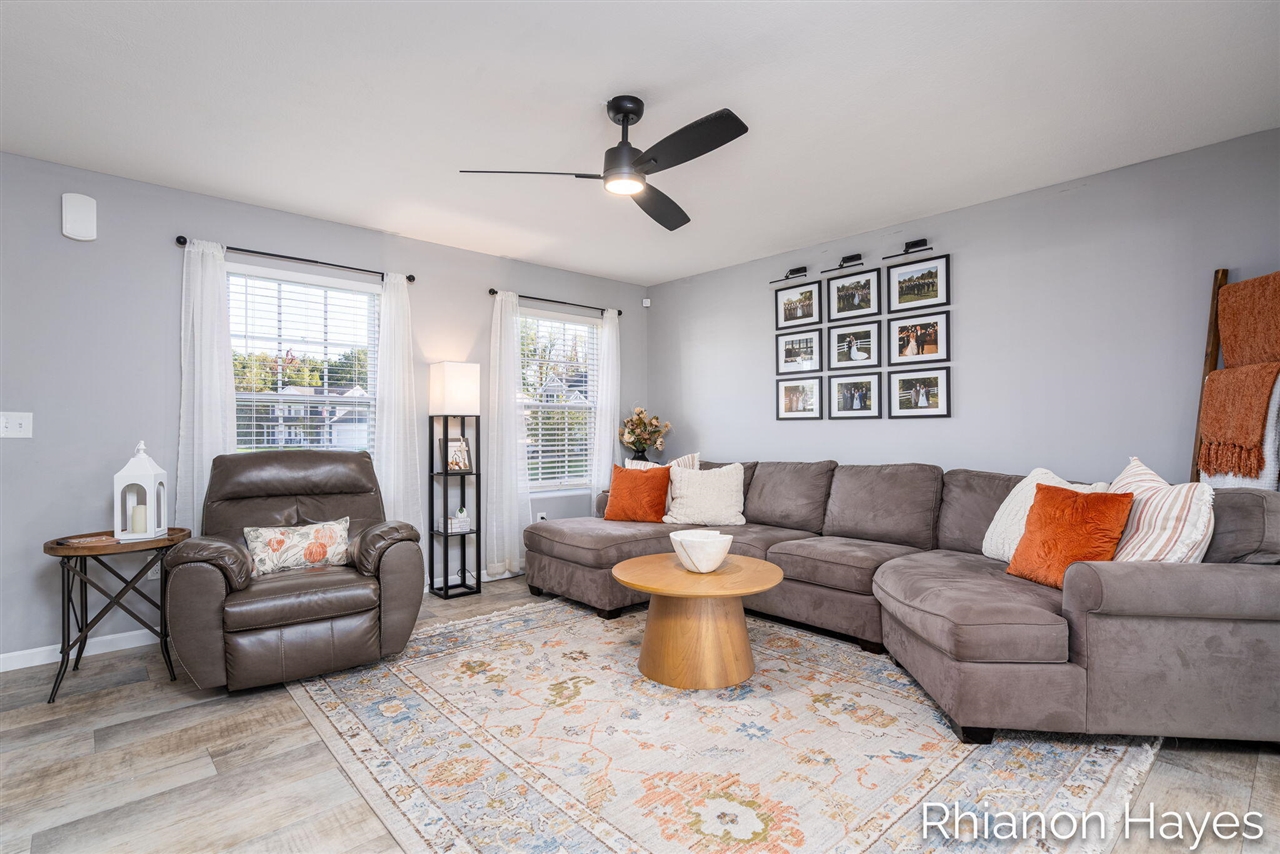 10894 Vine Leaf Circle Property Photo 5