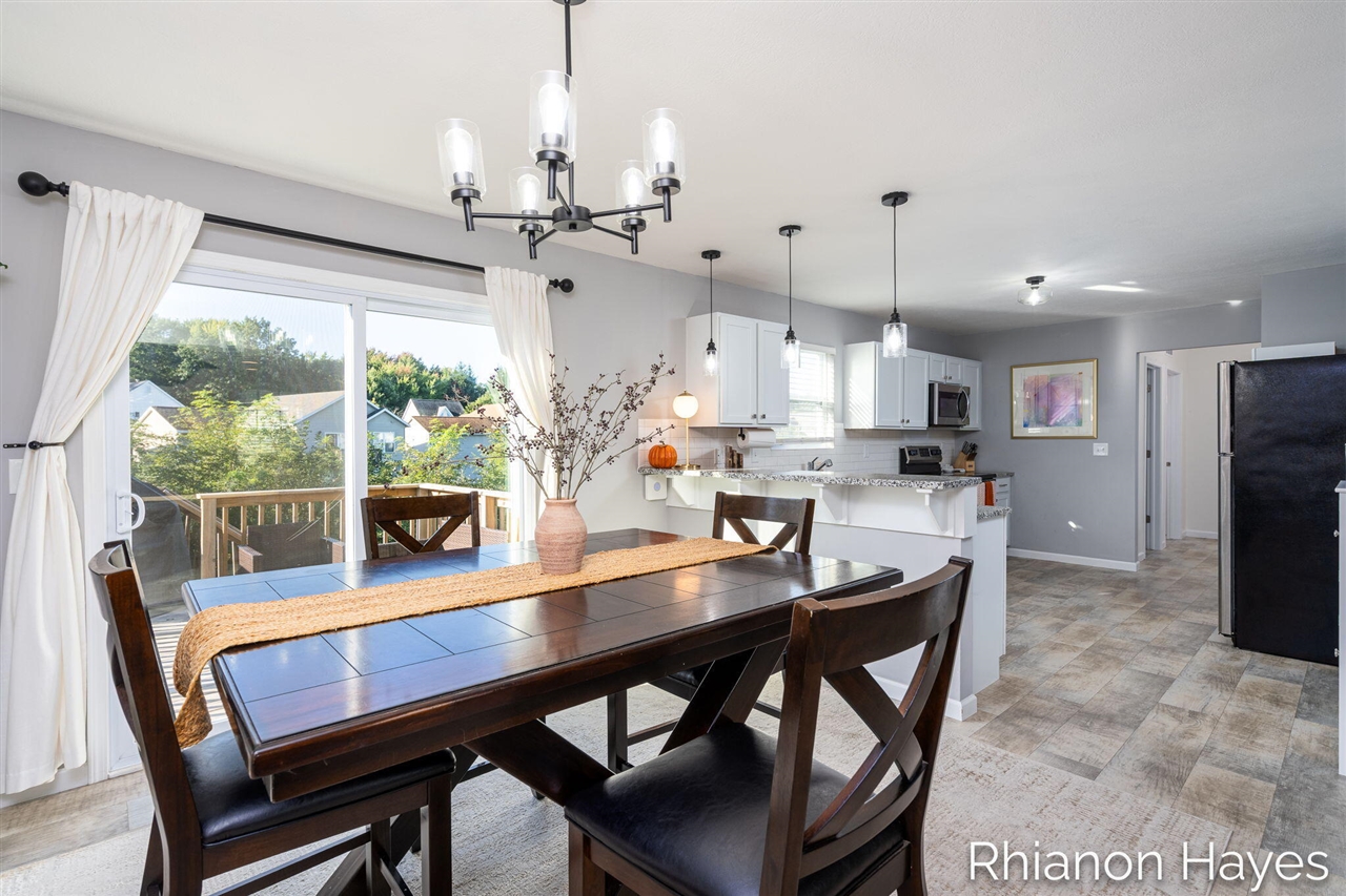 10894 Vine Leaf Circle Property Photo 7