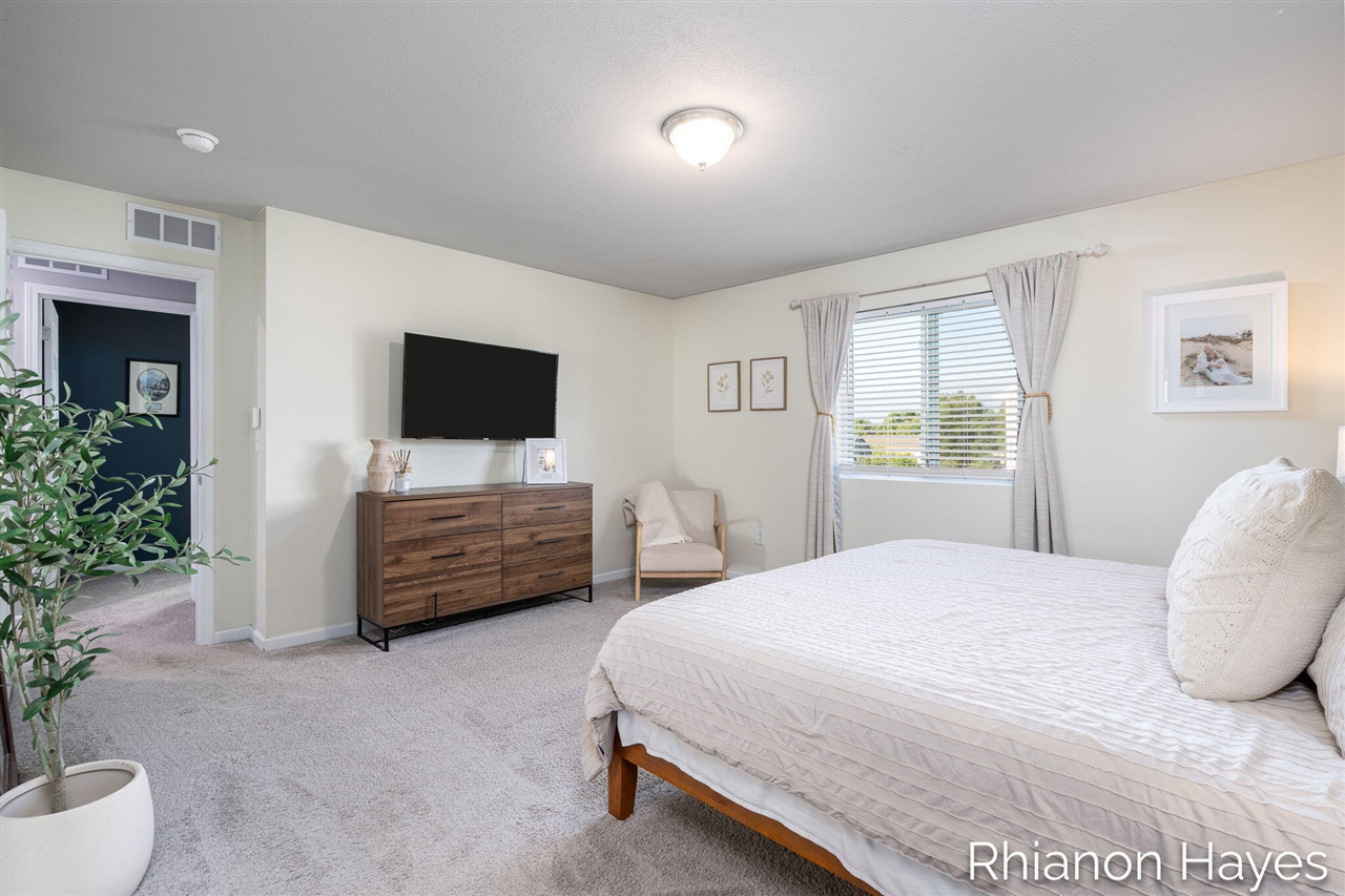 10894 Vine Leaf Circle Property Photo 14