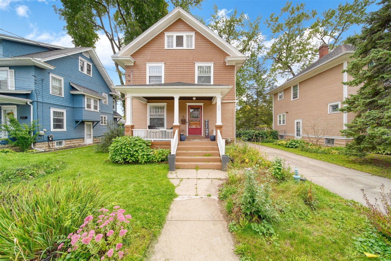 609 Mcbride Street Property Photo 4