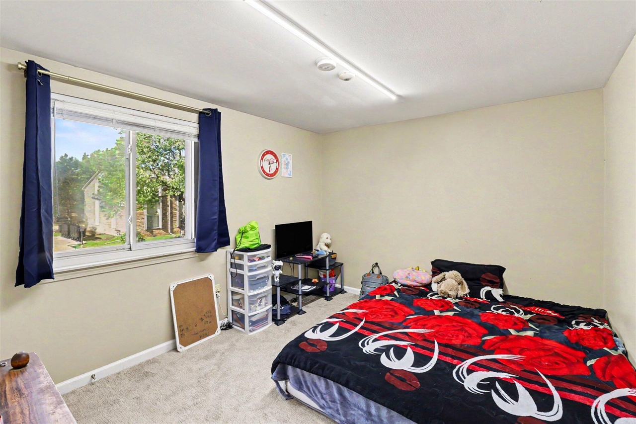 2041 W Franklin Drive Property Photo 8