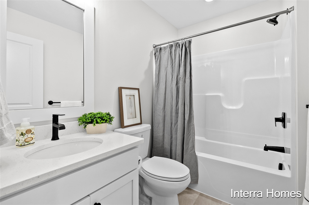 329 Round Hill Road Property Photo 4