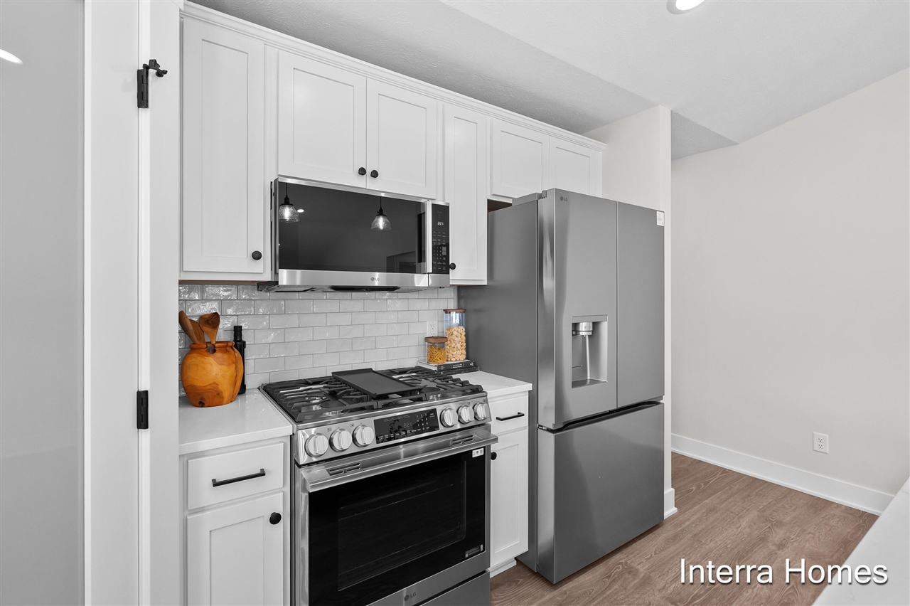 329 Round Hill Road Property Photo 9