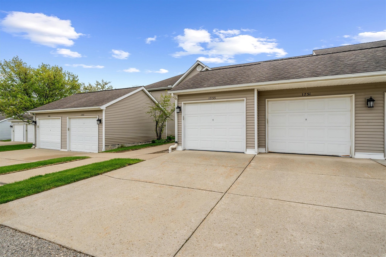 1755 Weatherstone Drive Property Photo 2