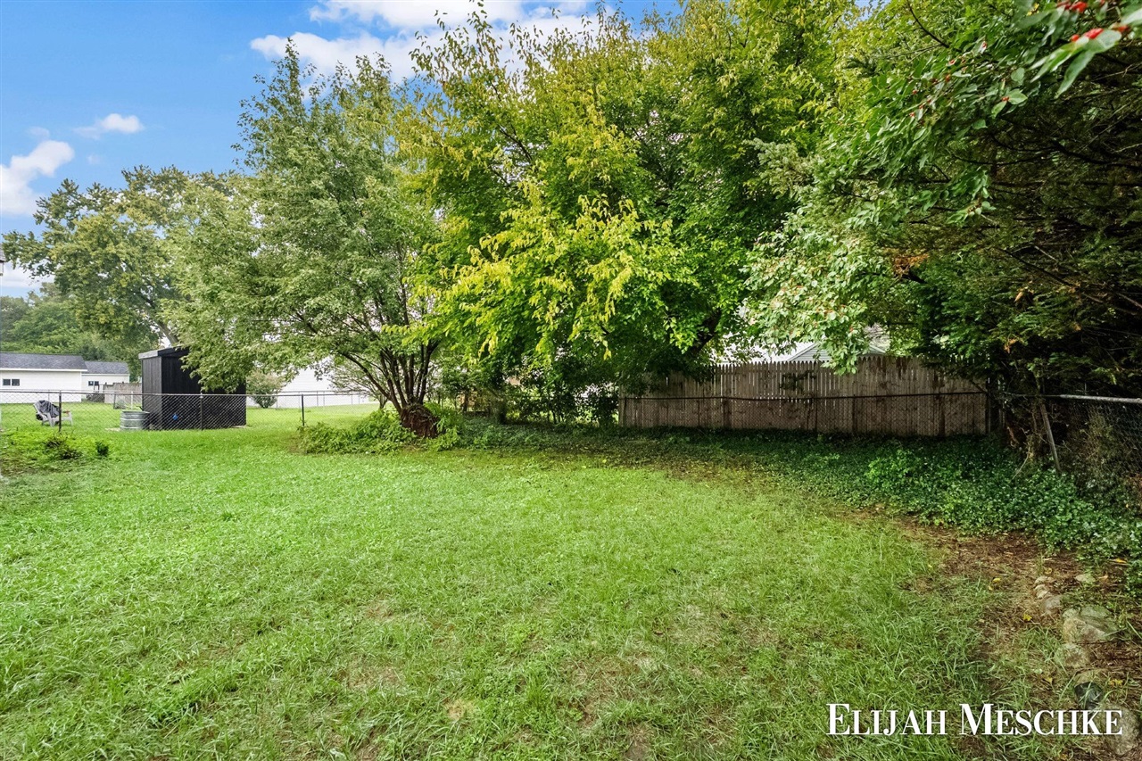 829 Ariebill Street Property Photo 32