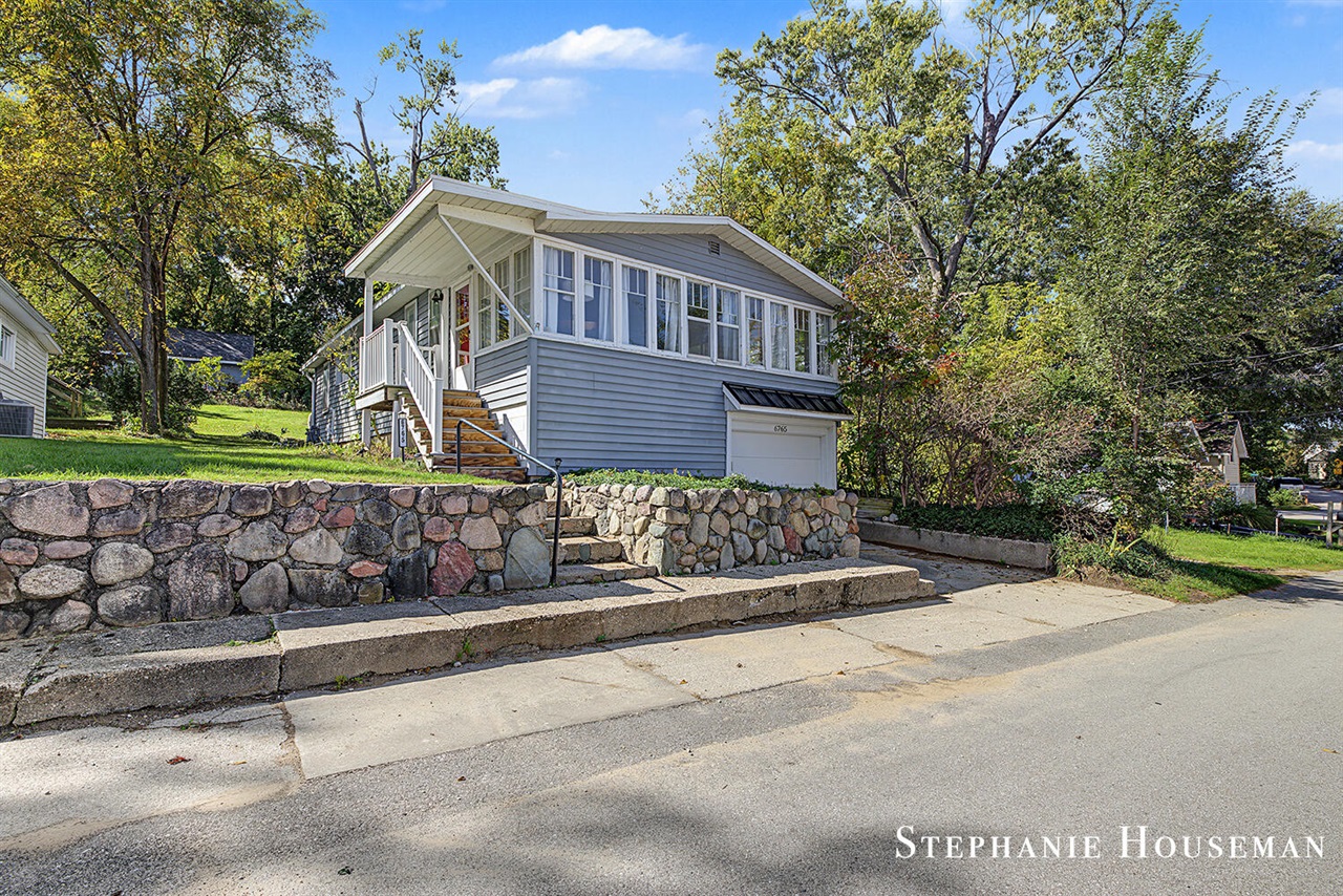 6765 Kitson Drive Property Photo 1