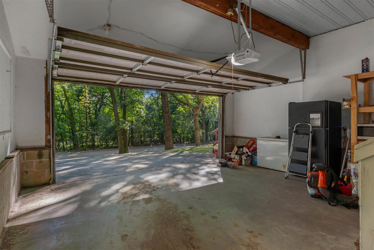 5660 Bean Road Property Photo 38