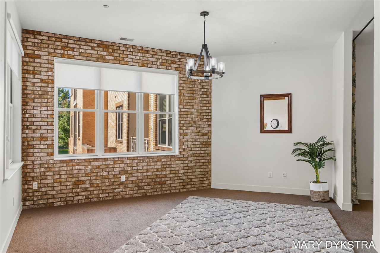29 E 6th Street Property Photo 4