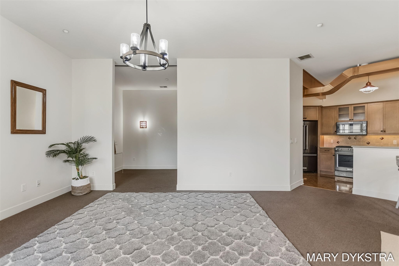 29 E 6th Street Property Photo 5