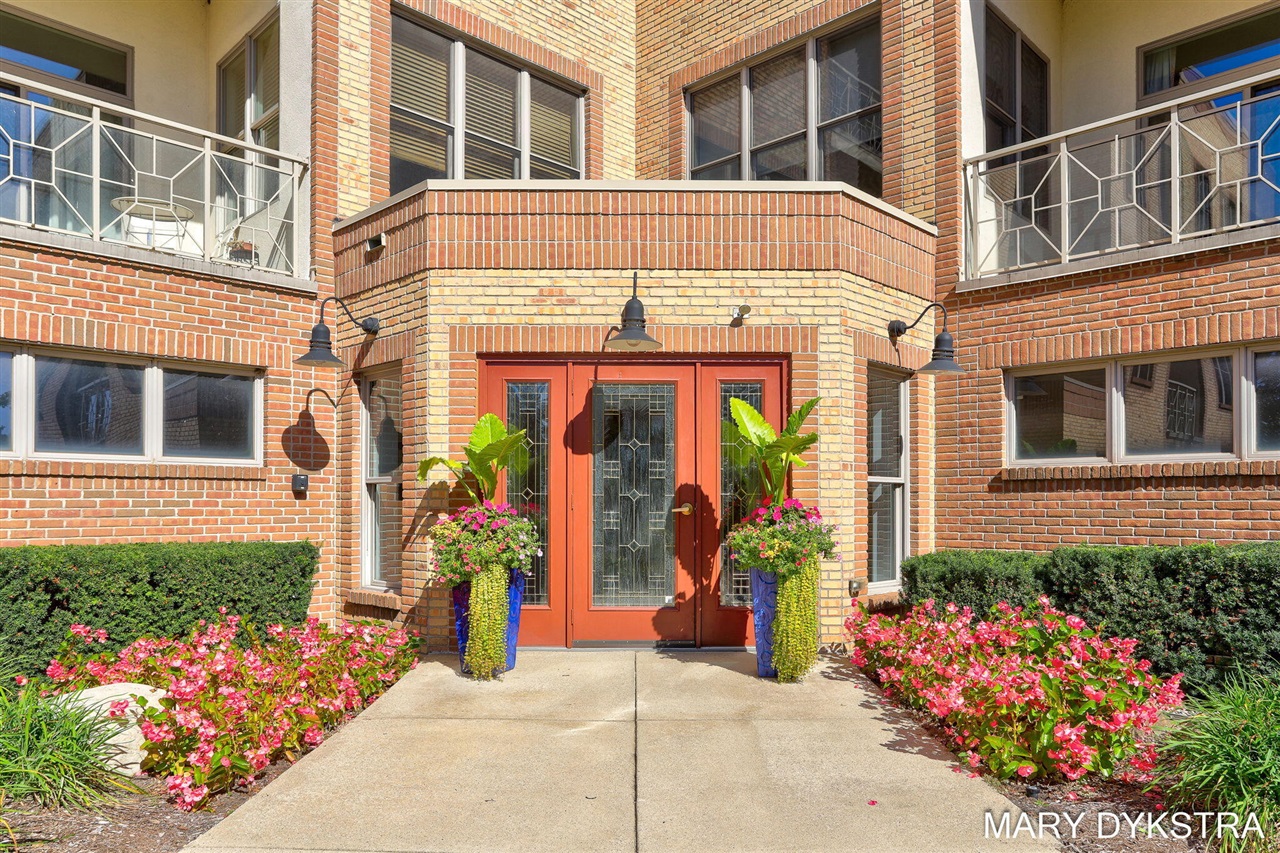 29 E 6th Street Property Photo 16