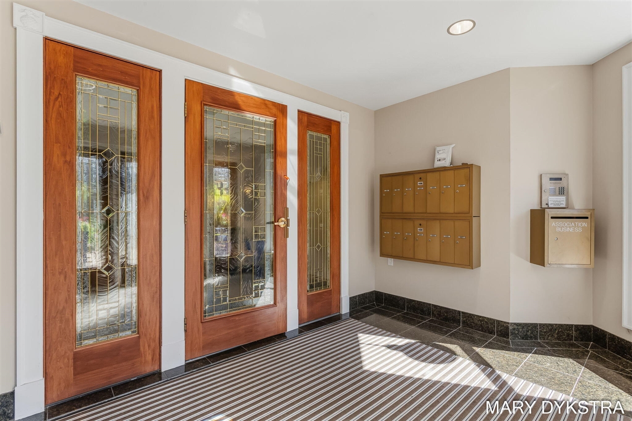 29 E 6th Street Property Photo 17