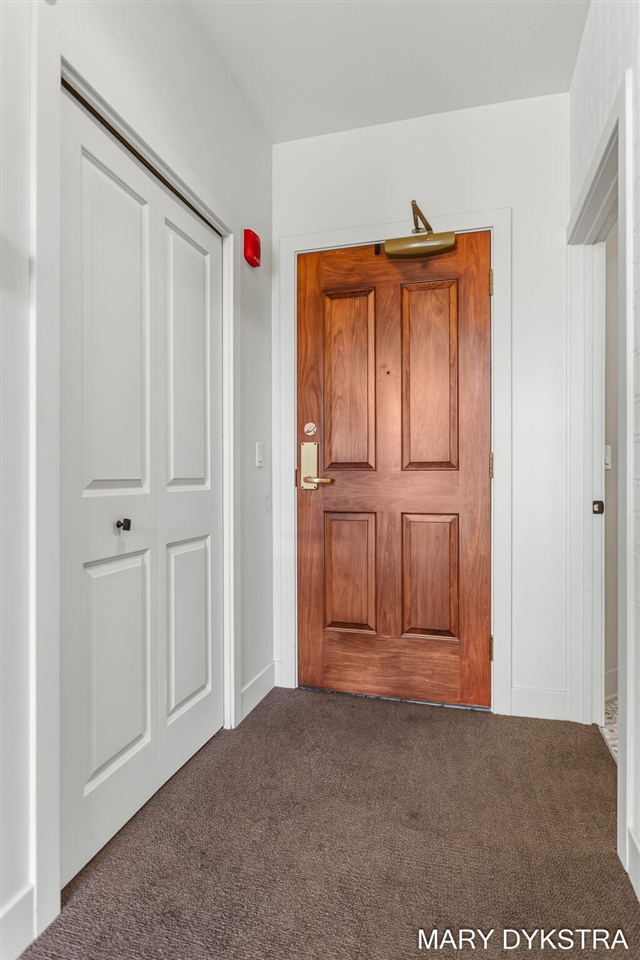 29 E 6th Street Property Photo 24