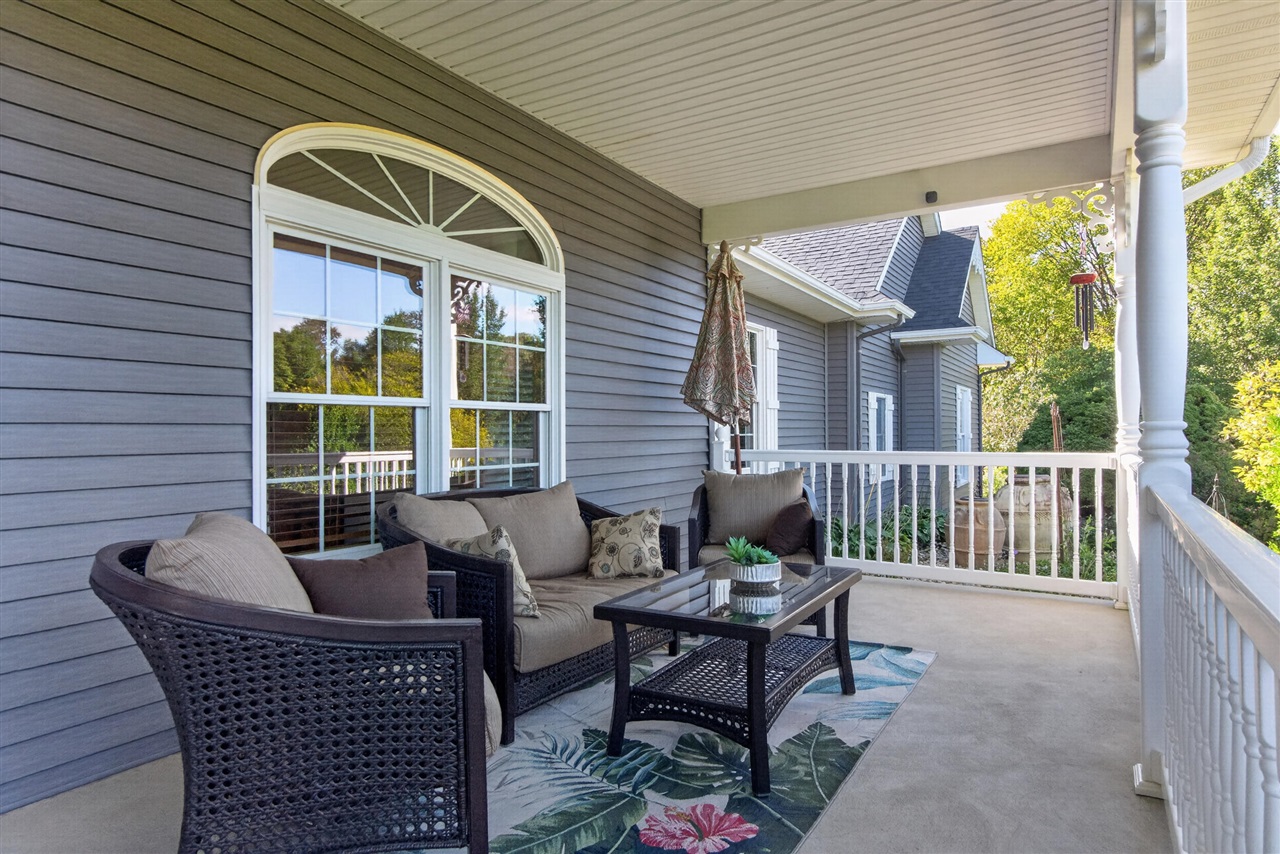 17485 Raymond Road Property Photo 11