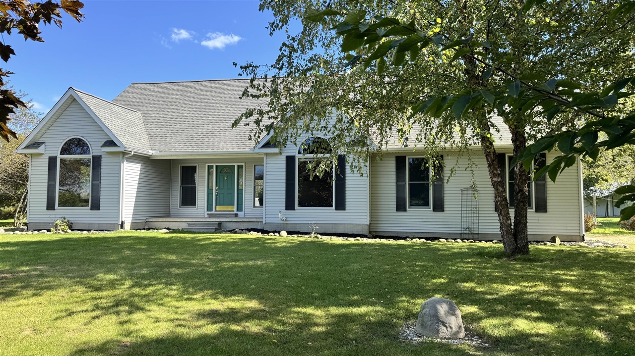 5261 N Rollin Highway Property Photo 1
