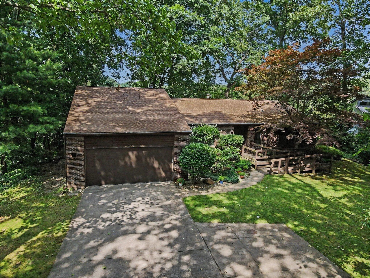 9808 Oak Forest Circle Property Photo 6