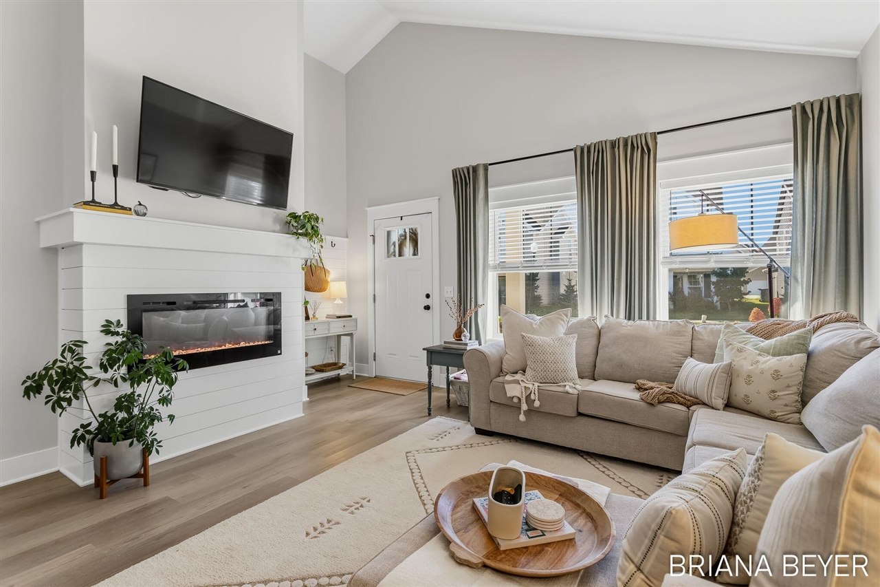 865 Winchester Street Property Photo 4