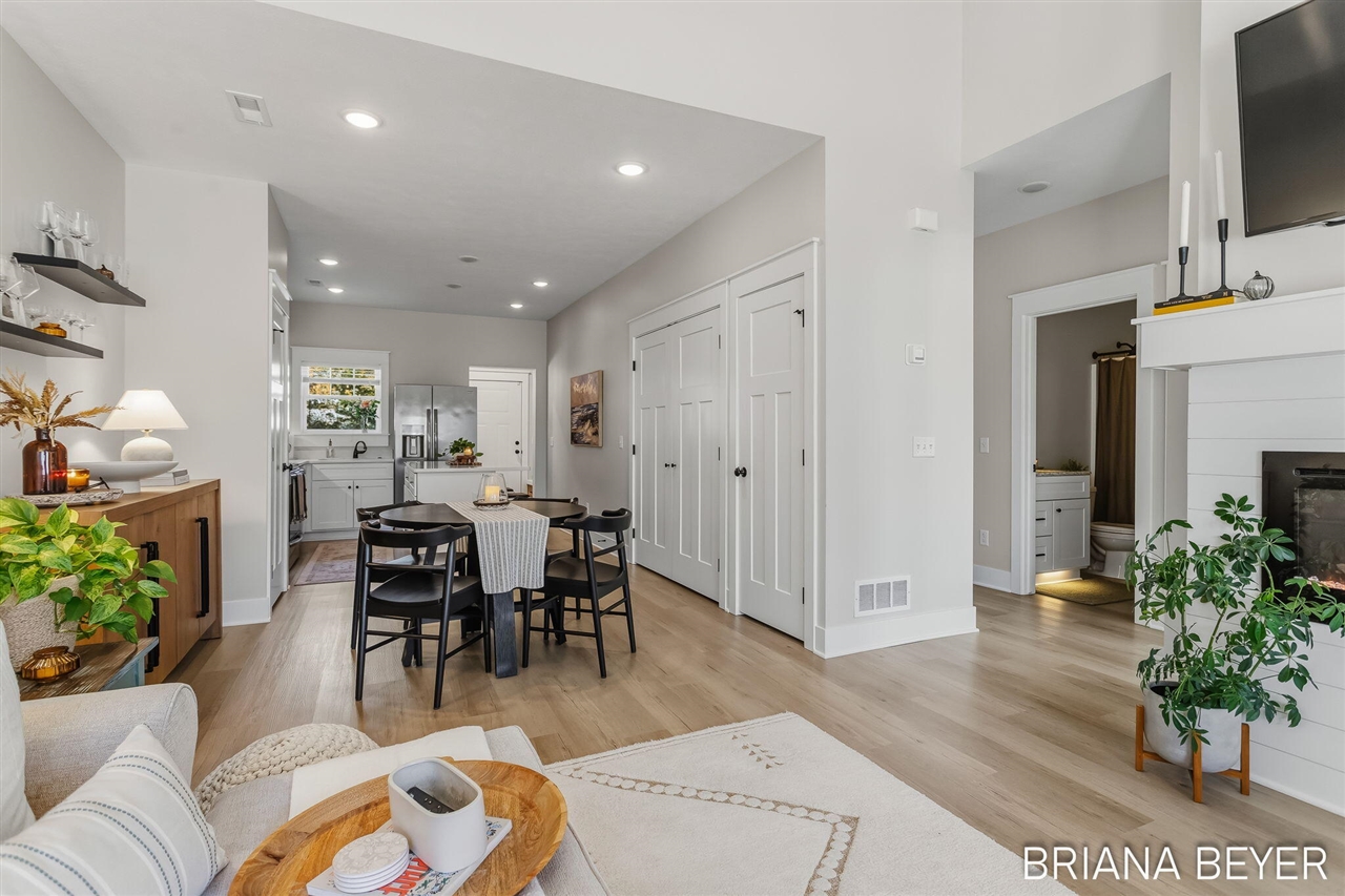865 Winchester Street Property Photo 14