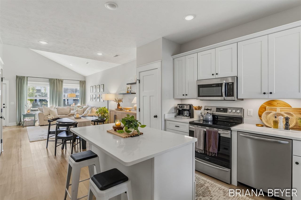 865 Winchester Street Property Photo 17
