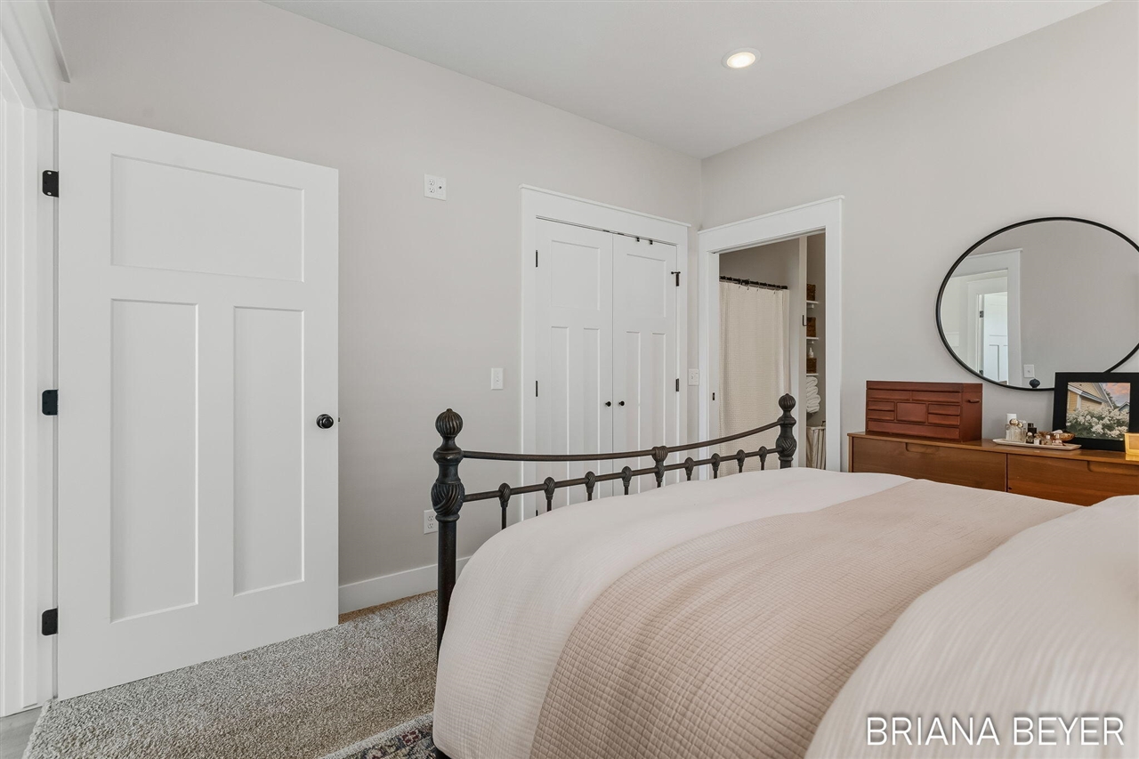 865 Winchester Street Property Photo 27