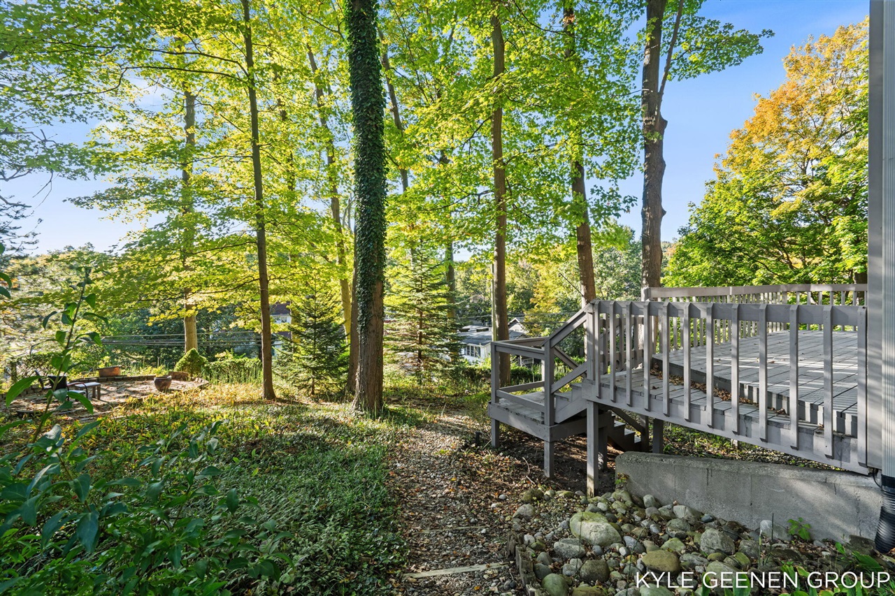 414 Spear Street Property Photo 8
