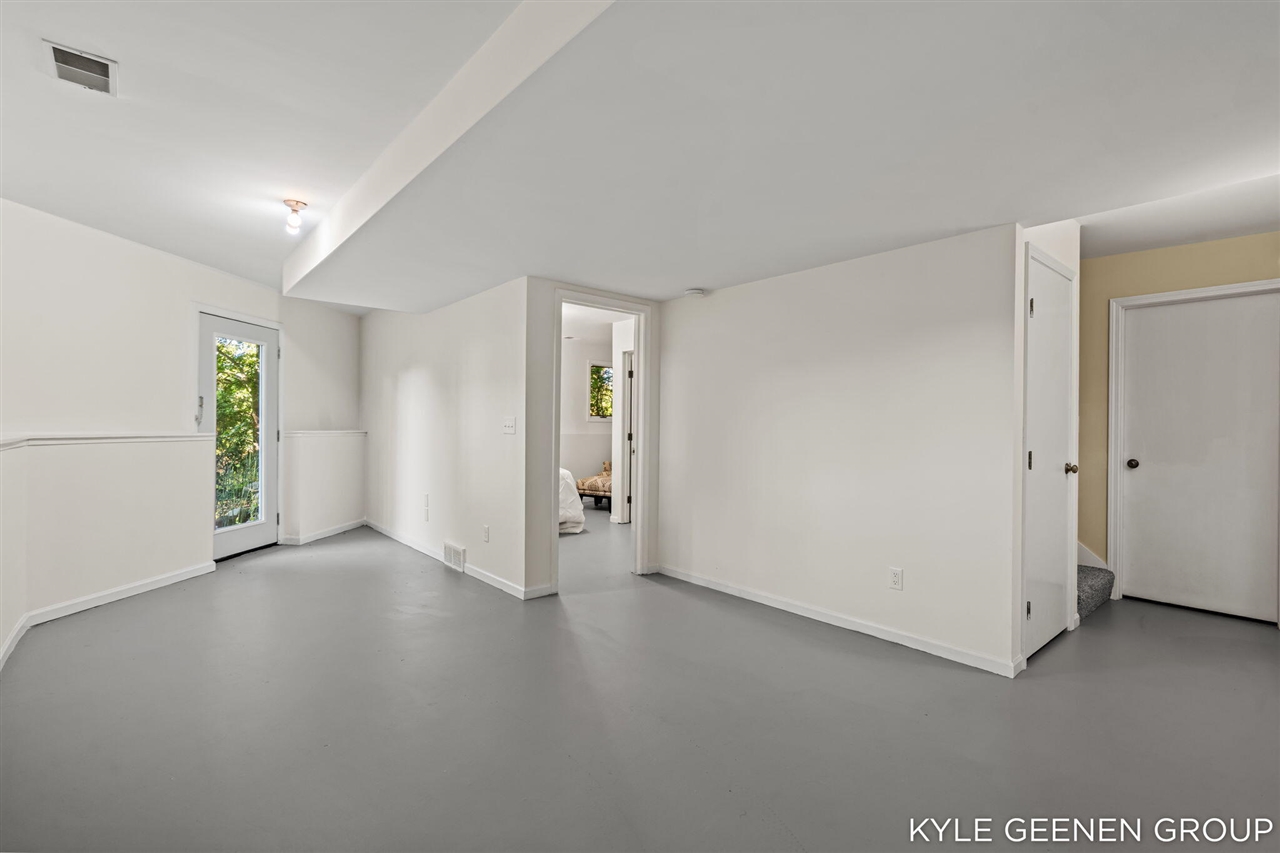 414 Spear Street Property Photo 27