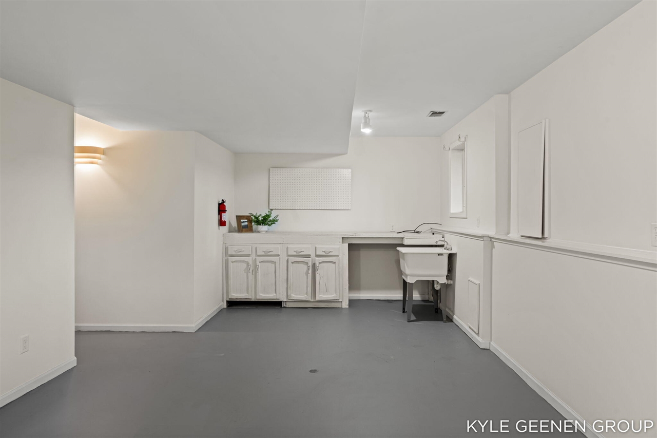 414 Spear Street Property Photo 28