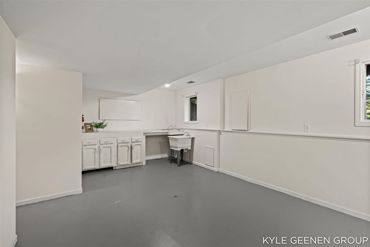 414 Spear Street Property Photo 29