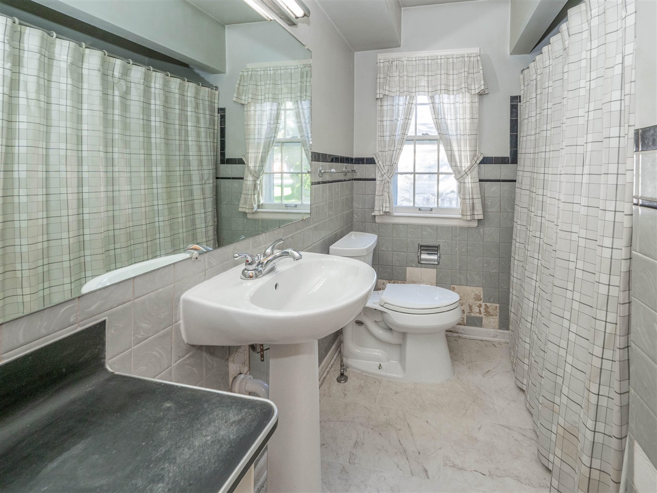 403 E Glenguile Avenue Property Photo 9