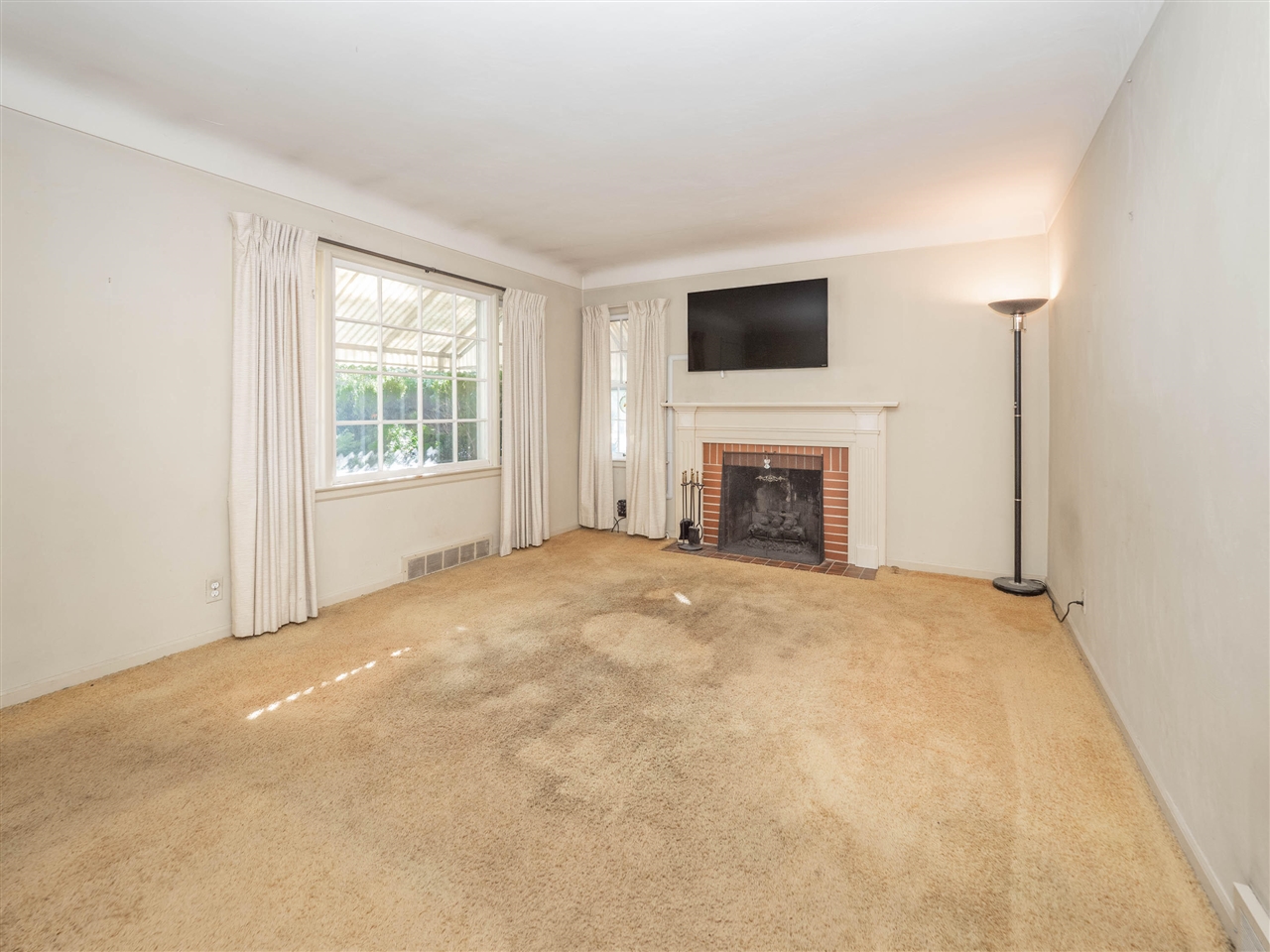 403 E Glenguile Avenue Property Photo 11