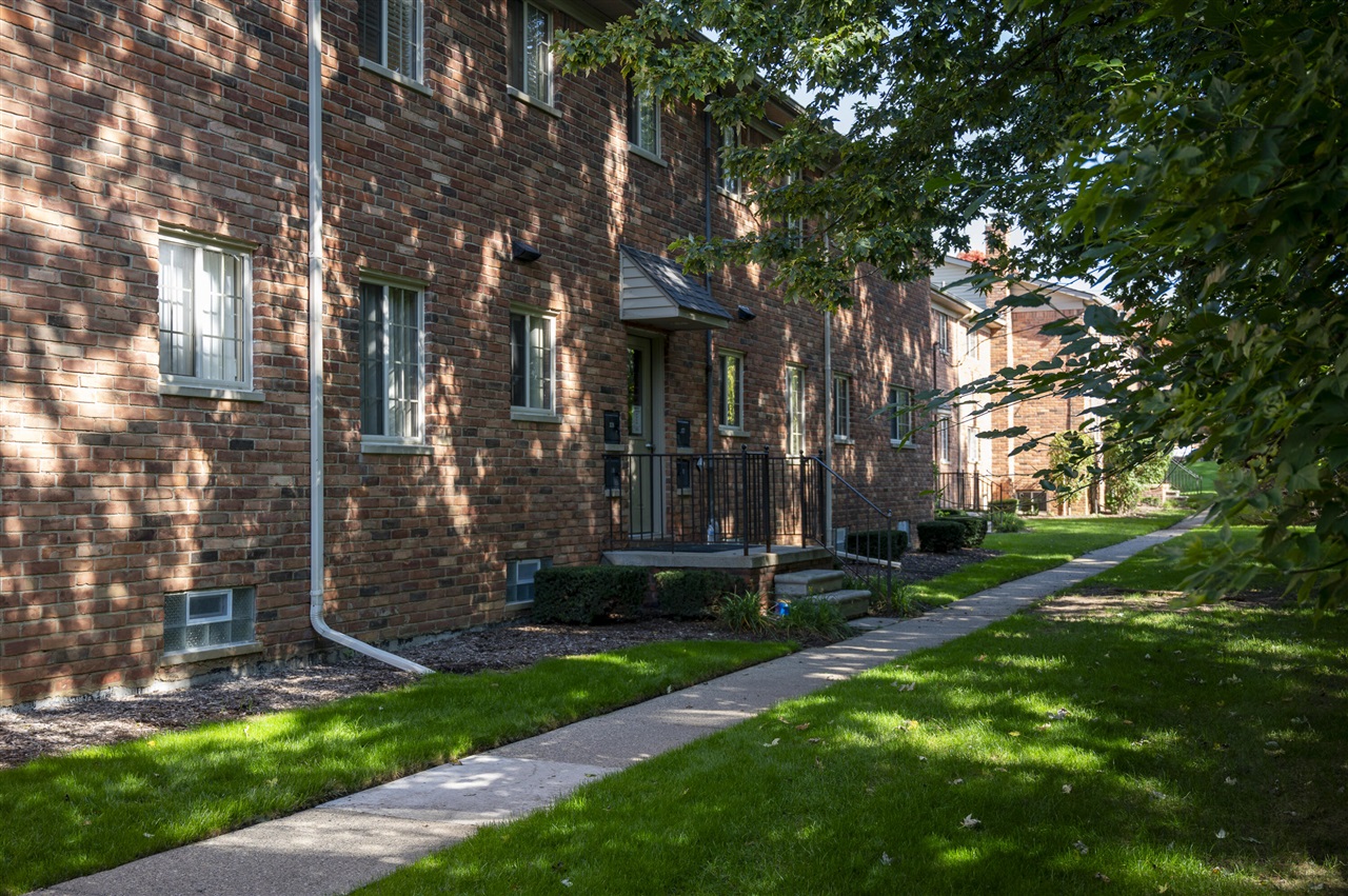 436 Romeo Road Property Photo 15