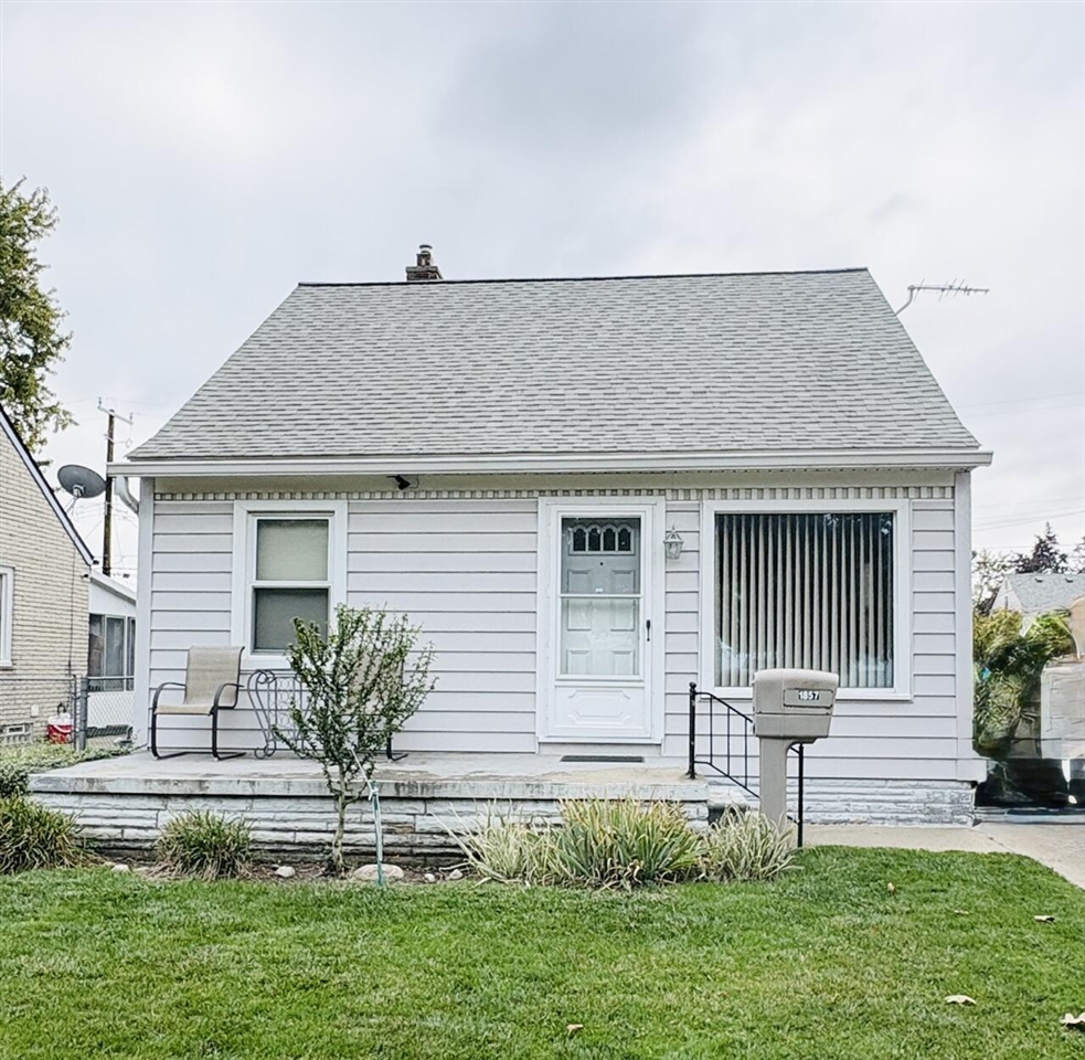 1857 Council Avenue Property Photo 1