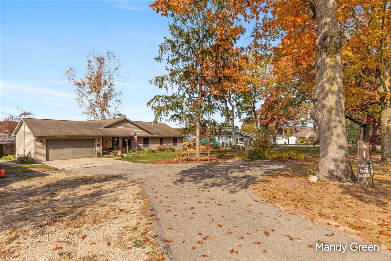 601 Sunny Trail Property Photo 3