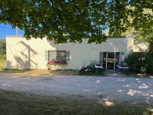 6613 Frankfort Highway Property Photo 3