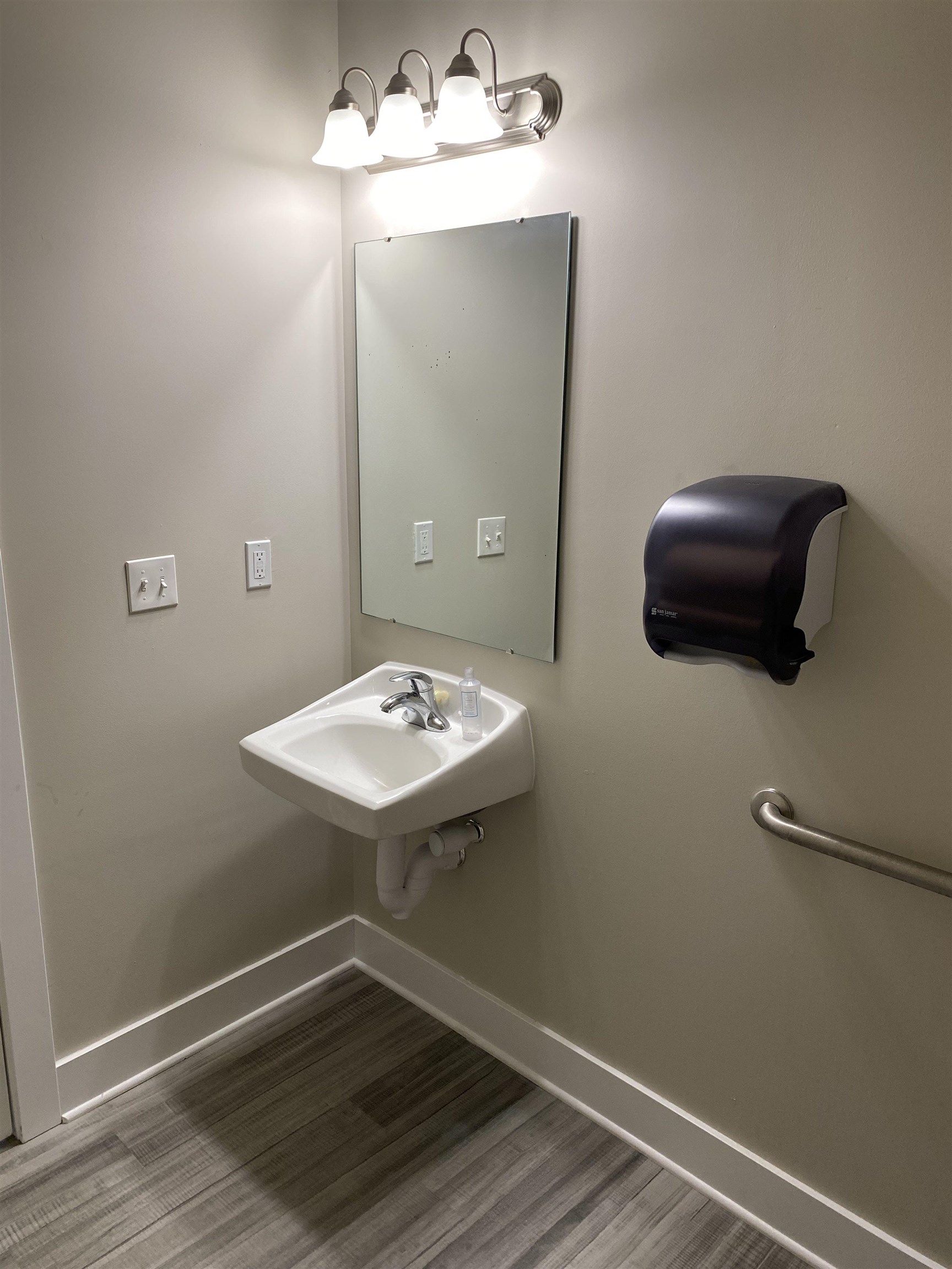 146 E Center Street Property Photo 11