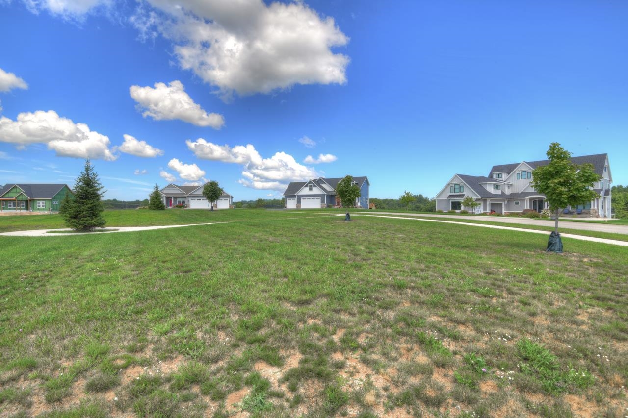 Unit 13 Angling Way Property Photo 11