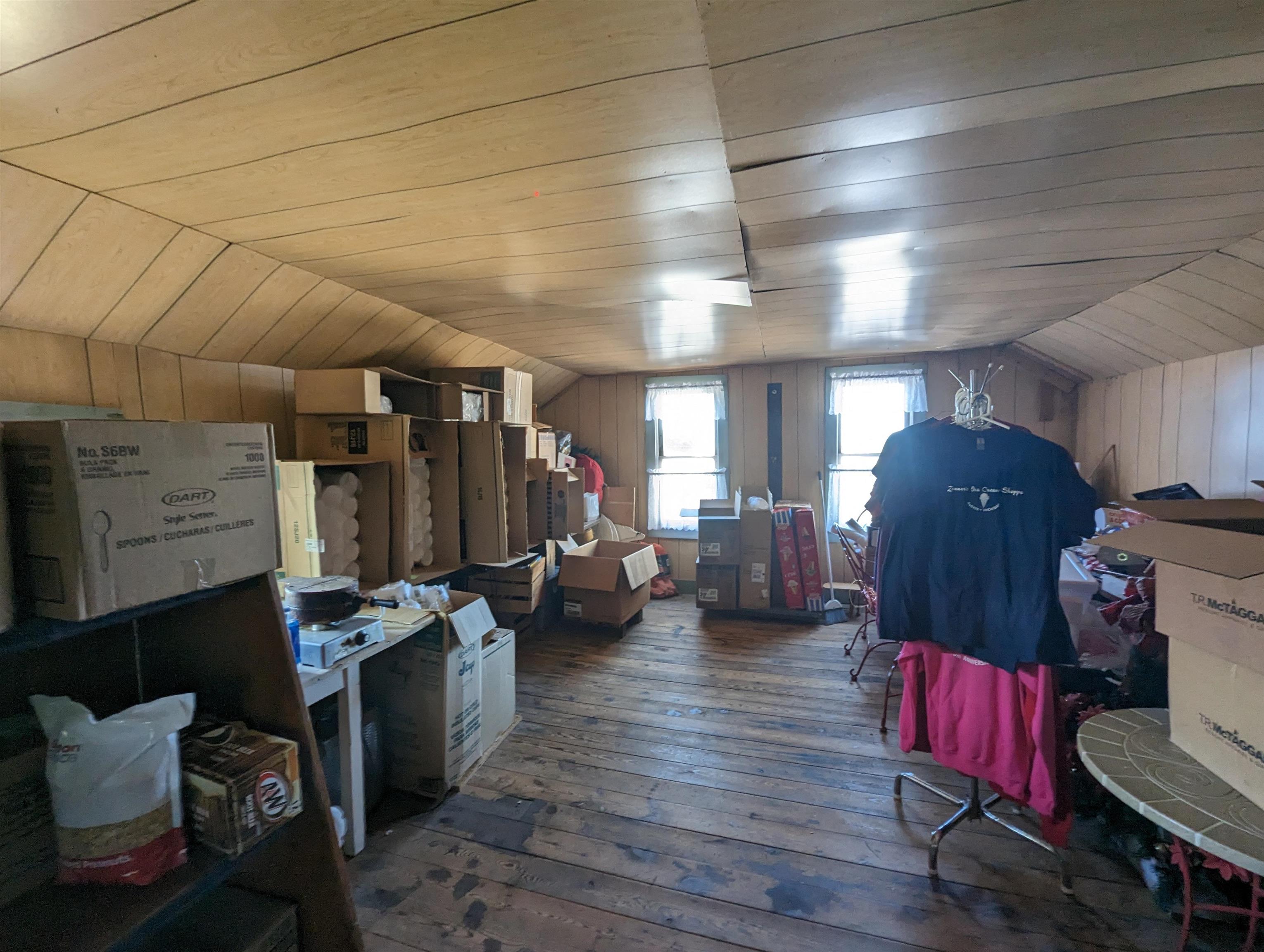 201 E Huron Property Photo 22